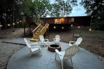 Image de Gaston Getaway- Location, Lake, Fun & Firepit!