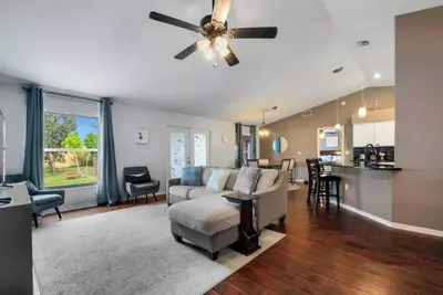 Image de Family Fun Haven: 3 Bed/2 Bath/6 Mi to Legoland/Pet Friendly!