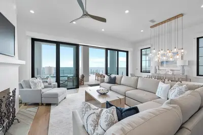 Image de Searenity At Eleanor Beach-Luxury Beachfront 6br Home-Private Pool-
