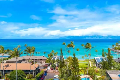 Image de Kbm Resorts | Free Car | Residences at Napili Bay | Massive 3-Bedroom Condo, 30 seconds from Napili Bay! Npg-C11