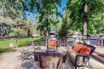 Image de Serene dog-friendly home near Yosemite & Bass Lake w\/deck, grill, & washer\/dryer