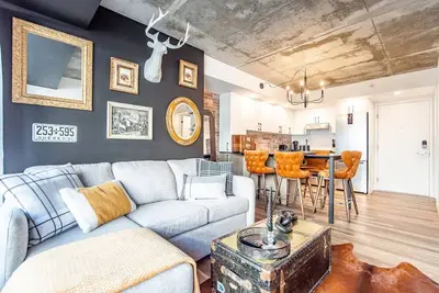Image de Rustique, Ville de Québec - 2 chambre et 2 salles de bain -piscine -toit (l'été)