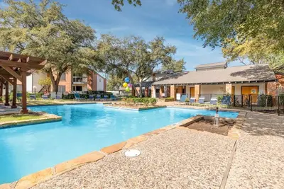 Image de Cozy 1-bedroom apartment near Arlington with WiFi, fitness room