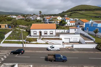 Image de Quaint 4-bedroom house in delightful Terceria with WiFi, Ac