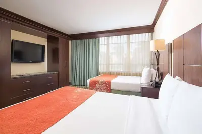 Image de Family-friendly Vacay with 2 Units, Outdoor Pool, Steps from the Beach!
