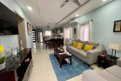 Image de Cozy spacious home in a quiet gated neighborhood close to popular attractions