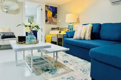Image de Cozy 2-bedroom Gem in charming North Bergen with Parking, backyard, and grill