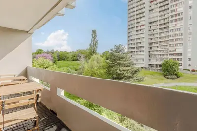 Image de Studio avec balcon proche de Paris