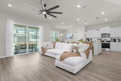 Image de 5 Bedrooms/ 4 Bathrooms/ Windsor Cay (1265 Er)