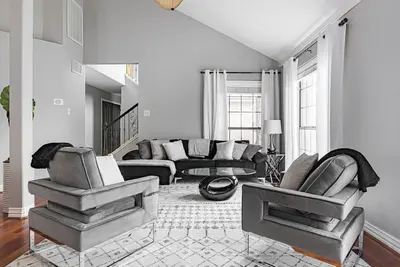 Image de 301 Modern 5br+2Ba with Pool & Spacious + Bbq New