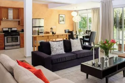 Image de 1 bedroom Condo with Kitchen. Free Restaurant breakfast and airport ride