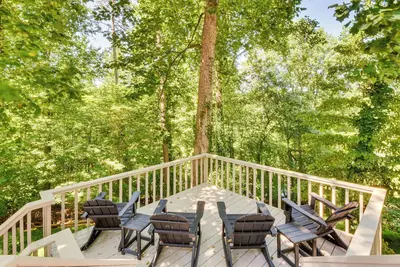 Image de Waterfront Gainesville Home w/ Private Boat Dock!