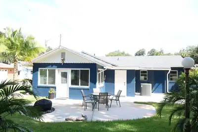 Image de 2 Bedroom house with lake access to Lake Harris. 1 minute by boat to Dead River