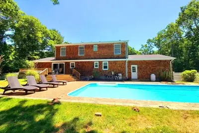 Image de Spacious 4-bedroom house with WiFi, Ac and pool in peaceful Southampton.