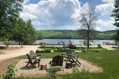 Image de Lakeside Cottage with Kitchen