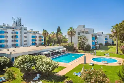 Image de 1br Apartment with Pool @ Lago Azul