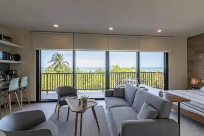 Modern Loft with Gorgeous Ocean Views - D102