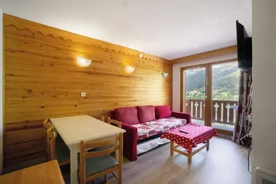 Image de Appartement 'A3 209 Appart Au Pied Des Pistes' avec vue sur la montagne et balcon