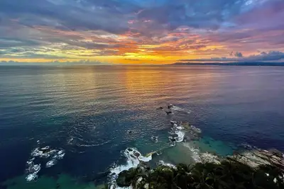 Image de Oceanfront Luxury close to the Romantic Zone: 2-Br Condo with High-End Amenities