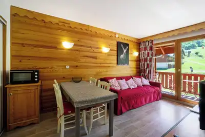 Image de Appartement 'A3 405 Appart Au Pied Des Pistes' avec vue sur montagne et balcon