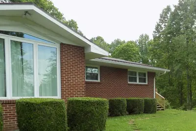 Image de 3br/1ba Guest Suite - Private Entrance, Deck, Bedrooms, and Exclusive Bathroom
