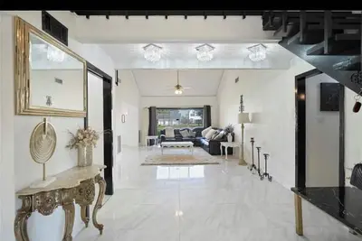 Image de Spacious 5 bedroom house in Port Arthur!