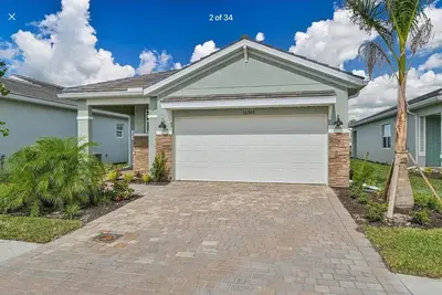 Image de Stylish 2-bedroom + Den house in Seasons at Bonita Pickleball Gym Community Pool