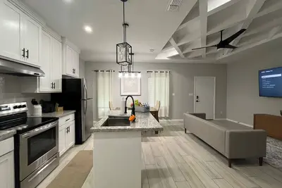 Image de Unwind near Starbase: 3- Bedroom comfort stay
