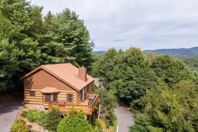 Image de Napping Bear Cabin - 3 Bed 3 Bath with Great Mountain Views