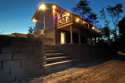 Image de Gorgeous New Cabin with 75 Acres! Trails, Waterfalls and Amazing Rock Formations!
