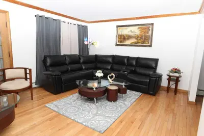 Image de Charming 4-bedroom house with WiFi and Ac in beautiful Niagara Falls
