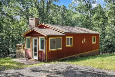 Image de Cabin: Hot Tub, Firepit, Grill, Wifi, Dog-Friendly
