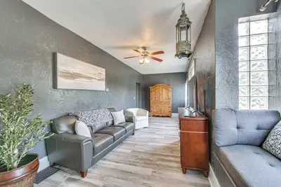 Image de Updated New Kensington Home w/ Deck: 22 Mi to Pgh!