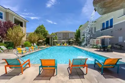 Image de 2br Getaway Pool, Gym, Basketball Court & Theater