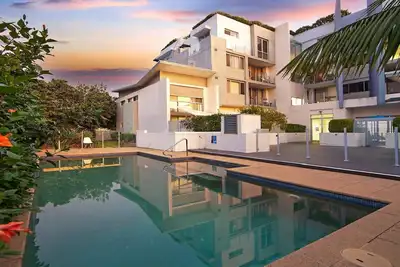 Image de Ettalong Beach - Poolside Luxury. Family, pet friendly property 200m from beach.