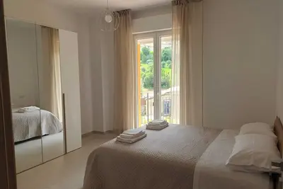 Image de Wide apartment on the hills 5 minutes far from the sea the city and the old town