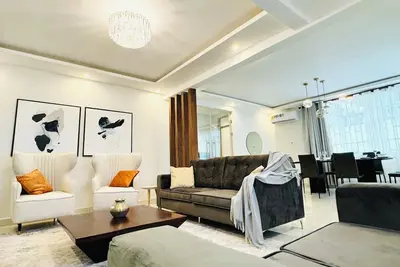 Image de Luxury Villa - 4br\/4. 5ba - WiFi - 5Min From Labadi Beach \/ Car+Driver Rental