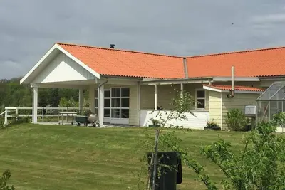 Image de Large, lovely spa house at Ore Stand.