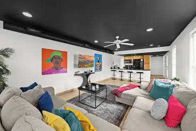 Image de The Bax: 3 Story Retreat w/ Patios in Highlands