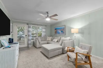 Image de 1834 - Carolina Grace, Beautifully decorated condo in Corolla with community pool outside!