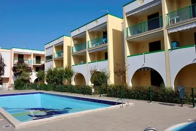 Image de Appartement pour 7 personnes dans résidence avec piscine
