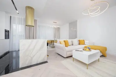 Image de Grzybowska 37 Warsaw | Prestigious Apartment | Balcony | Parking