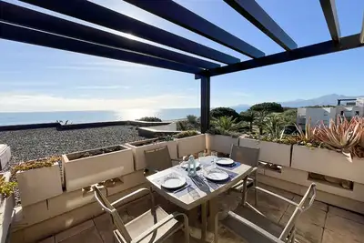 Image de Saint-Cyprien : Appt front de mer avec piscine, parking et clim
