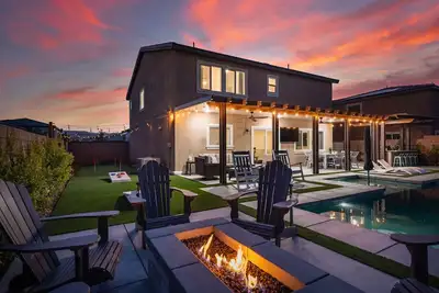 Image de Entertainer's Paradise | Luxe Pool + Game Room