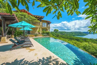 Image de Breathtaking Views + Infinity Pools | Prieta Beach Club | Peninsula Papagayo