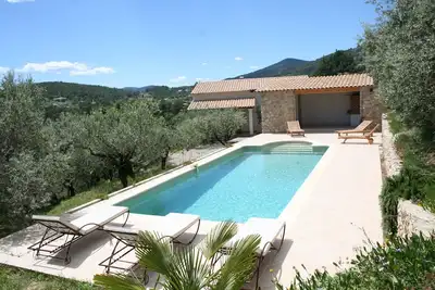 Image de Villa au coeur d'une oliveraie avec piscine et jacuzzi