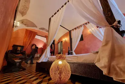 Image de Romantic and cozy old mansion, suitable for families, dogs welcome.