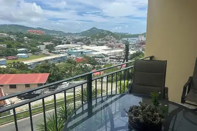 Image de Cozy 2-bedroom condo in delightful Charlotte Amalie with view of harbour.
