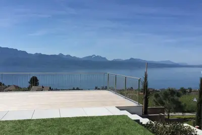 Image de 2 pièces vue Lac sur Lutry/Lausanne. \nTerrasse de 200 m2