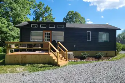 Image de Pool is Open! Mountain views, hiking, biking, 25 minutes to Avl
